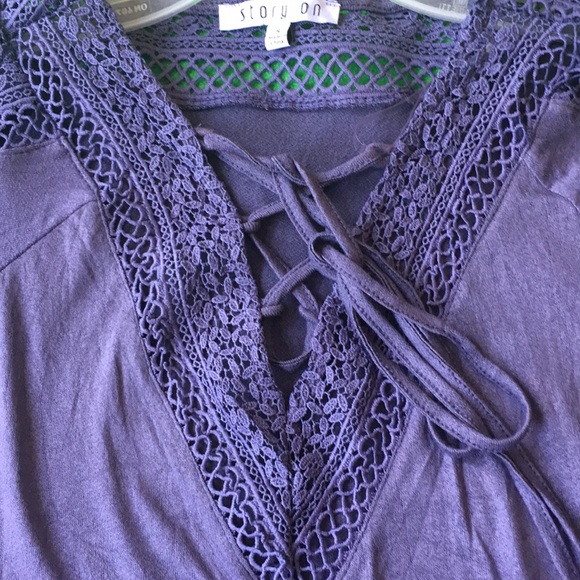 Women flare lace up top - Picture 5 of 5